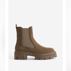 H&M Chunky Chelsea Boots